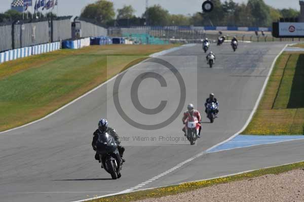 Motorcycle action photographs;donington;donington park leicestershire;donington photographs;event digital images;eventdigitalimages;no limits trackday;peter wileman photography;trackday;trackday digital images;trackday photos