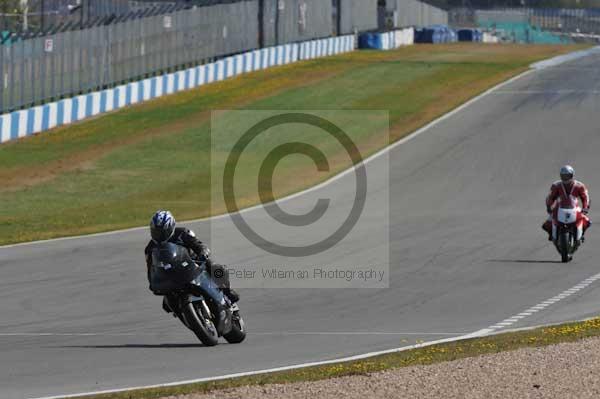 Motorcycle action photographs;donington;donington park leicestershire;donington photographs;event digital images;eventdigitalimages;no limits trackday;peter wileman photography;trackday;trackday digital images;trackday photos