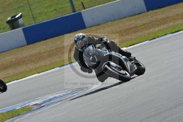 Motorcycle action photographs;donington;donington park leicestershire;donington photographs;event digital images;eventdigitalimages;no limits trackday;peter wileman photography;trackday;trackday digital images;trackday photos