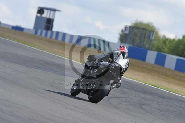 Motorcycle action photographs;donington;donington park leicestershire;donington photographs;event digital images;eventdigitalimages;no limits trackday;peter wileman photography;trackday;trackday digital images;trackday photos