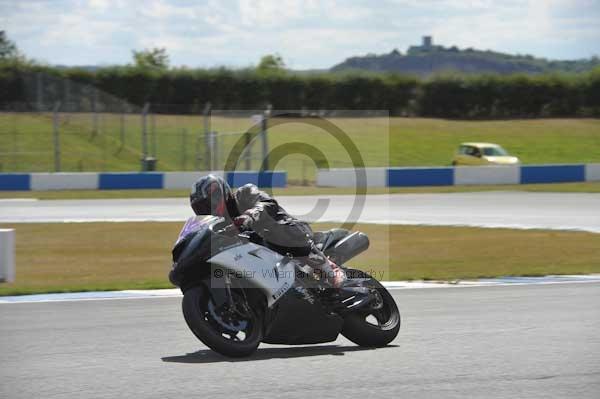 Motorcycle action photographs;donington;donington park leicestershire;donington photographs;event digital images;eventdigitalimages;no limits trackday;peter wileman photography;trackday;trackday digital images;trackday photos