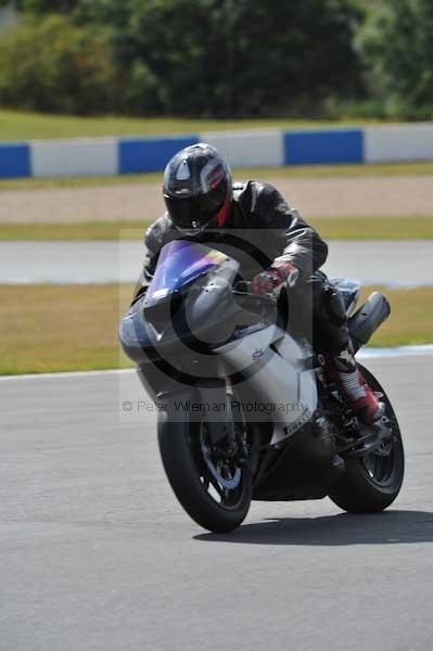 Motorcycle action photographs;donington;donington park leicestershire;donington photographs;event digital images;eventdigitalimages;no limits trackday;peter wileman photography;trackday;trackday digital images;trackday photos