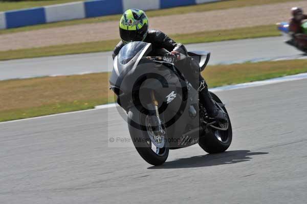 Motorcycle action photographs;donington;donington park leicestershire;donington photographs;event digital images;eventdigitalimages;no limits trackday;peter wileman photography;trackday;trackday digital images;trackday photos