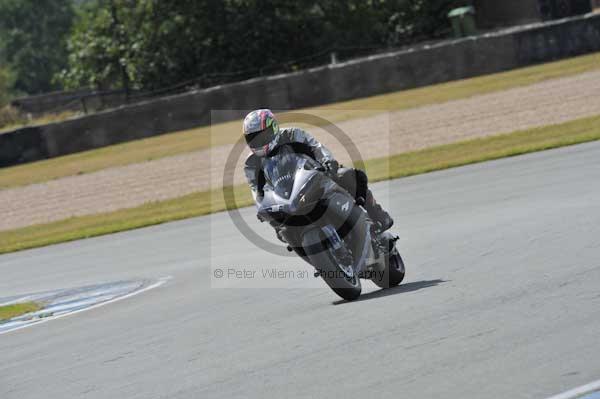 Motorcycle action photographs;donington;donington park leicestershire;donington photographs;event digital images;eventdigitalimages;no limits trackday;peter wileman photography;trackday;trackday digital images;trackday photos