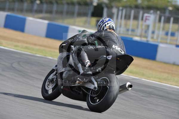 Motorcycle action photographs;donington;donington park leicestershire;donington photographs;event digital images;eventdigitalimages;no limits trackday;peter wileman photography;trackday;trackday digital images;trackday photos