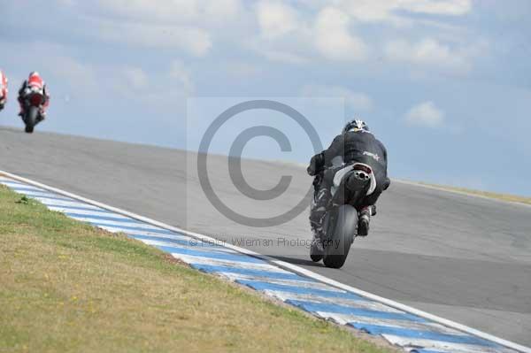 Motorcycle action photographs;donington;donington park leicestershire;donington photographs;event digital images;eventdigitalimages;no limits trackday;peter wileman photography;trackday;trackday digital images;trackday photos