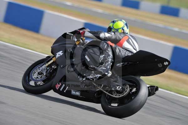 Motorcycle action photographs;donington;donington park leicestershire;donington photographs;event digital images;eventdigitalimages;no limits trackday;peter wileman photography;trackday;trackday digital images;trackday photos