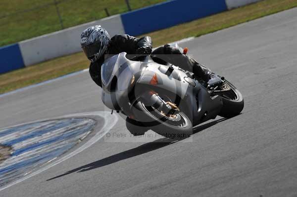 Motorcycle action photographs;donington;donington park leicestershire;donington photographs;event digital images;eventdigitalimages;no limits trackday;peter wileman photography;trackday;trackday digital images;trackday photos