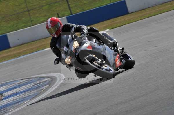 Motorcycle action photographs;donington;donington park leicestershire;donington photographs;event digital images;eventdigitalimages;no limits trackday;peter wileman photography;trackday;trackday digital images;trackday photos