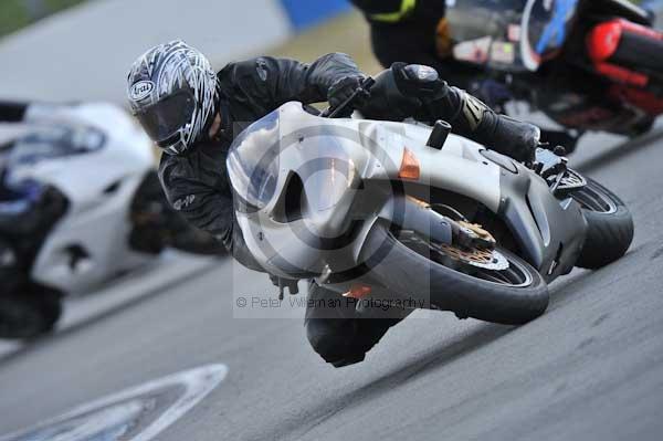 Motorcycle action photographs;donington;donington park leicestershire;donington photographs;event digital images;eventdigitalimages;no limits trackday;peter wileman photography;trackday;trackday digital images;trackday photos