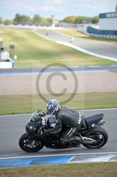 Motorcycle action photographs;donington;donington park leicestershire;donington photographs;event digital images;eventdigitalimages;no limits trackday;peter wileman photography;trackday;trackday digital images;trackday photos