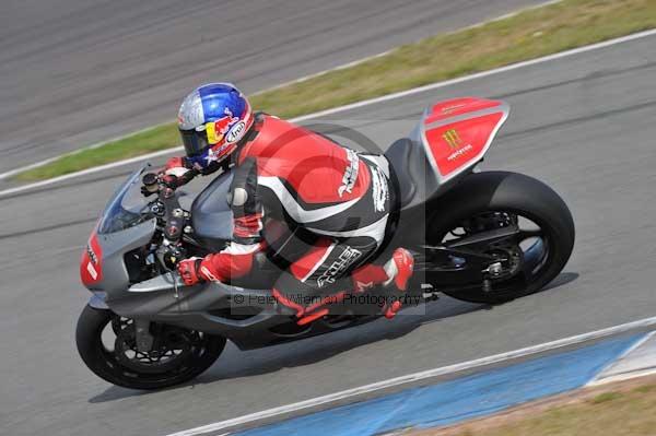 Motorcycle action photographs;donington;donington park leicestershire;donington photographs;event digital images;eventdigitalimages;no limits trackday;peter wileman photography;trackday;trackday digital images;trackday photos