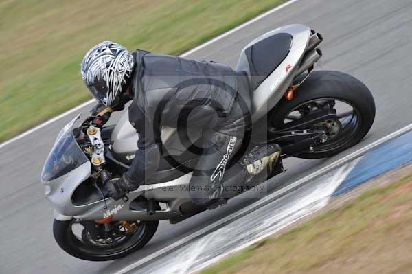 Motorcycle action photographs;donington;donington park leicestershire;donington photographs;event digital images;eventdigitalimages;no limits trackday;peter wileman photography;trackday;trackday digital images;trackday photos
