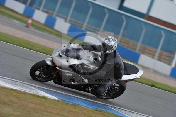 Motorcycle action photographs;donington;donington park leicestershire;donington photographs;event digital images;eventdigitalimages;no limits trackday;peter wileman photography;trackday;trackday digital images;trackday photos