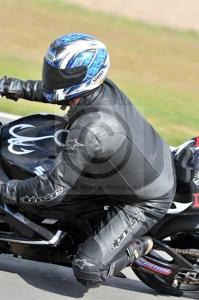 Motorcycle action photographs;donington;donington park leicestershire;donington photographs;event digital images;eventdigitalimages;no limits trackday;peter wileman photography;trackday;trackday digital images;trackday photos