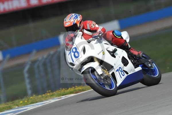 Motorcycle action photographs;donington;donington park leicestershire;donington photographs;event digital images;eventdigitalimages;no limits trackday;peter wileman photography;trackday;trackday digital images;trackday photos
