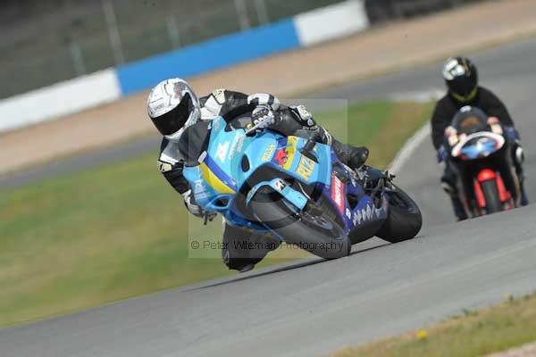 Motorcycle action photographs;donington;donington park leicestershire;donington photographs;event digital images;eventdigitalimages;no limits trackday;peter wileman photography;trackday;trackday digital images;trackday photos