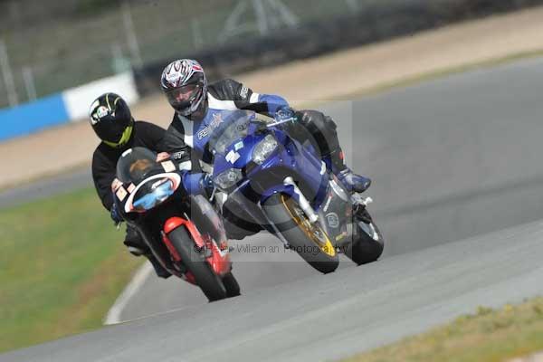 Motorcycle action photographs;donington;donington park leicestershire;donington photographs;event digital images;eventdigitalimages;no limits trackday;peter wileman photography;trackday;trackday digital images;trackday photos