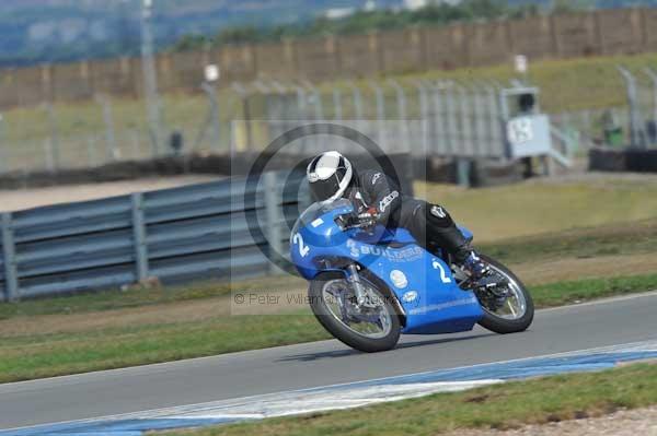 Motorcycle action photographs;donington;donington park leicestershire;donington photographs;event digital images;eventdigitalimages;no limits trackday;peter wileman photography;trackday;trackday digital images;trackday photos