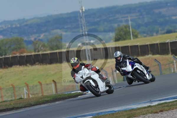 Motorcycle action photographs;donington;donington park leicestershire;donington photographs;event digital images;eventdigitalimages;no limits trackday;peter wileman photography;trackday;trackday digital images;trackday photos