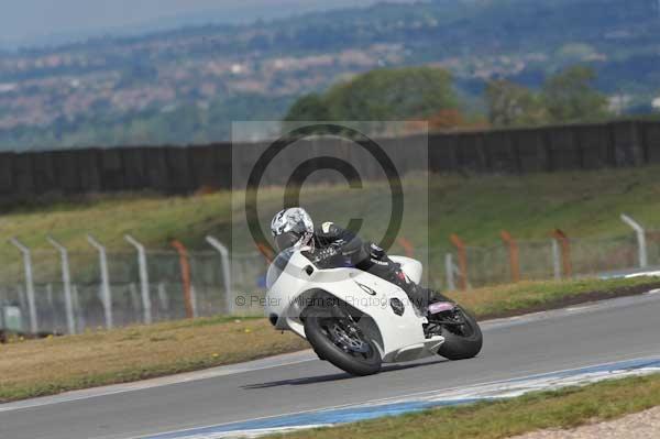 Motorcycle action photographs;donington;donington park leicestershire;donington photographs;event digital images;eventdigitalimages;no limits trackday;peter wileman photography;trackday;trackday digital images;trackday photos