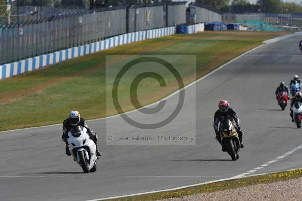 Motorcycle action photographs;donington;donington park leicestershire;donington photographs;event digital images;eventdigitalimages;no limits trackday;peter wileman photography;trackday;trackday digital images;trackday photos