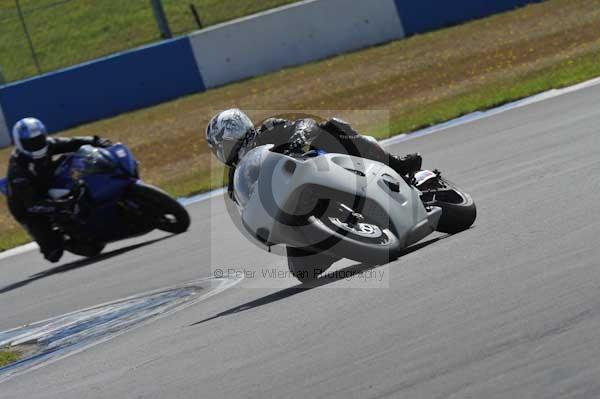 Motorcycle action photographs;donington;donington park leicestershire;donington photographs;event digital images;eventdigitalimages;no limits trackday;peter wileman photography;trackday;trackday digital images;trackday photos