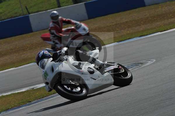 Motorcycle action photographs;donington;donington park leicestershire;donington photographs;event digital images;eventdigitalimages;no limits trackday;peter wileman photography;trackday;trackday digital images;trackday photos
