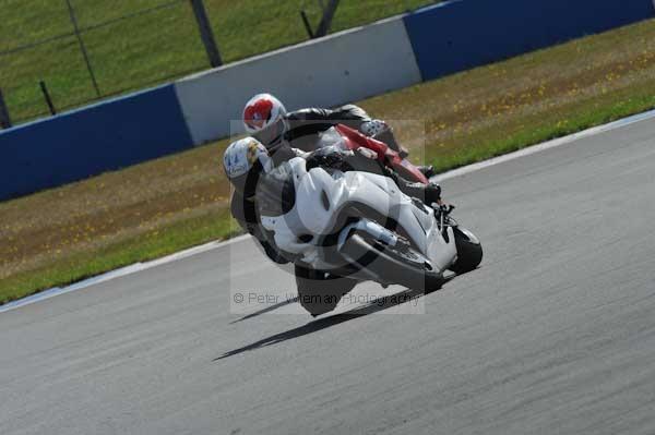 Motorcycle action photographs;donington;donington park leicestershire;donington photographs;event digital images;eventdigitalimages;no limits trackday;peter wileman photography;trackday;trackday digital images;trackday photos