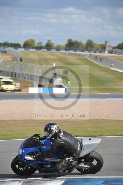 Motorcycle action photographs;donington;donington park leicestershire;donington photographs;event digital images;eventdigitalimages;no limits trackday;peter wileman photography;trackday;trackday digital images;trackday photos