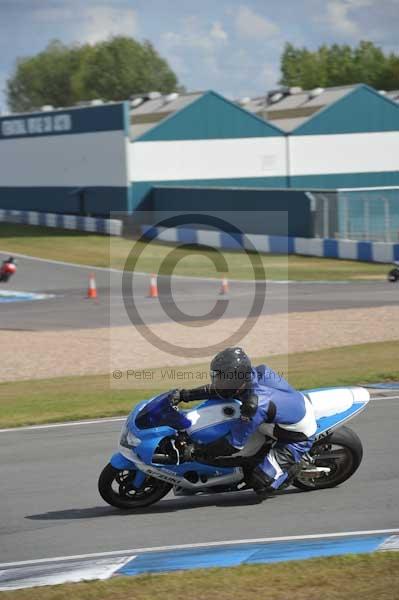 Motorcycle action photographs;donington;donington park leicestershire;donington photographs;event digital images;eventdigitalimages;no limits trackday;peter wileman photography;trackday;trackday digital images;trackday photos