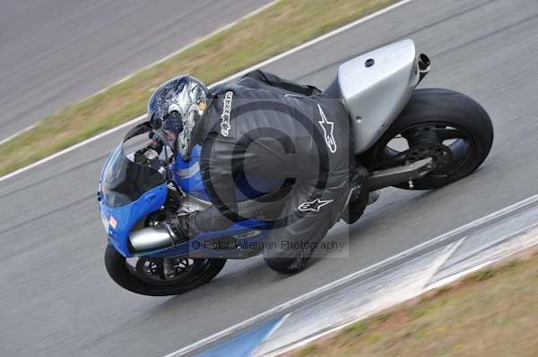 Motorcycle action photographs;donington;donington park leicestershire;donington photographs;event digital images;eventdigitalimages;no limits trackday;peter wileman photography;trackday;trackday digital images;trackday photos