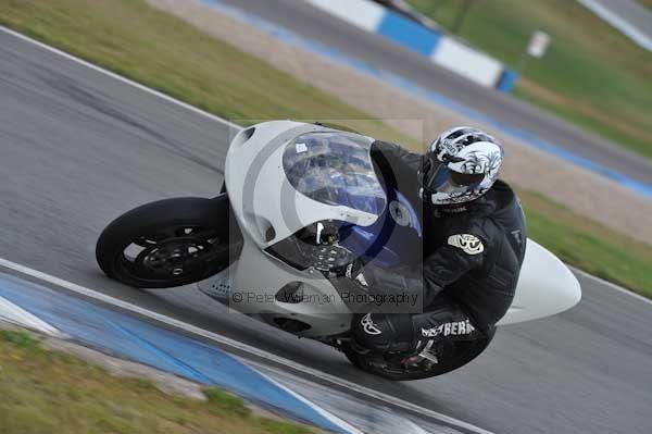 Motorcycle action photographs;donington;donington park leicestershire;donington photographs;event digital images;eventdigitalimages;no limits trackday;peter wileman photography;trackday;trackday digital images;trackday photos