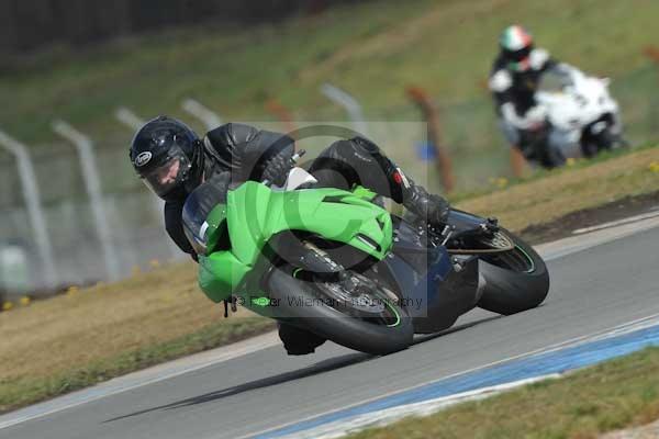 Motorcycle action photographs;donington;donington park leicestershire;donington photographs;event digital images;eventdigitalimages;no limits trackday;peter wileman photography;trackday;trackday digital images;trackday photos