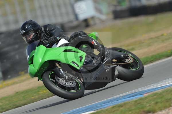 Motorcycle action photographs;donington;donington park leicestershire;donington photographs;event digital images;eventdigitalimages;no limits trackday;peter wileman photography;trackday;trackday digital images;trackday photos