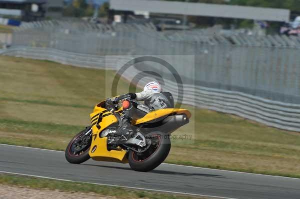 Motorcycle action photographs;donington;donington park leicestershire;donington photographs;event digital images;eventdigitalimages;no limits trackday;peter wileman photography;trackday;trackday digital images;trackday photos
