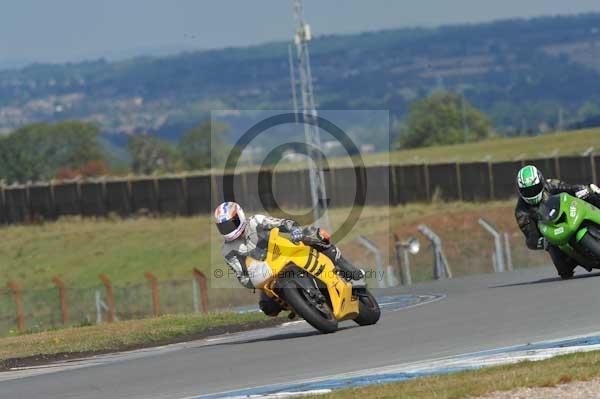 Motorcycle action photographs;donington;donington park leicestershire;donington photographs;event digital images;eventdigitalimages;no limits trackday;peter wileman photography;trackday;trackday digital images;trackday photos