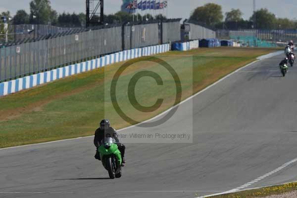 Motorcycle action photographs;donington;donington park leicestershire;donington photographs;event digital images;eventdigitalimages;no limits trackday;peter wileman photography;trackday;trackday digital images;trackday photos