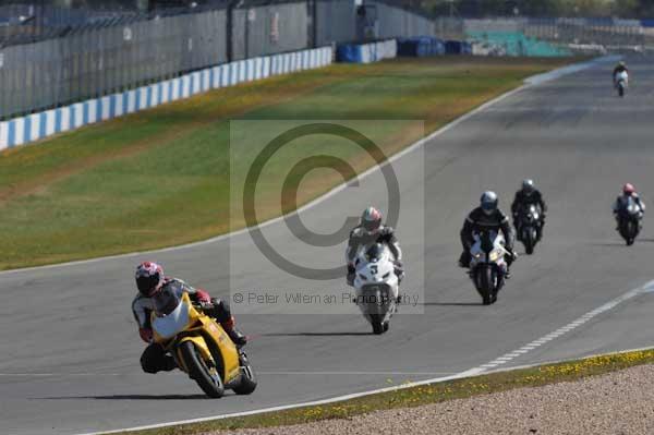 Motorcycle action photographs;donington;donington park leicestershire;donington photographs;event digital images;eventdigitalimages;no limits trackday;peter wileman photography;trackday;trackday digital images;trackday photos