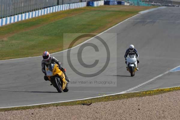 Motorcycle action photographs;donington;donington park leicestershire;donington photographs;event digital images;eventdigitalimages;no limits trackday;peter wileman photography;trackday;trackday digital images;trackday photos