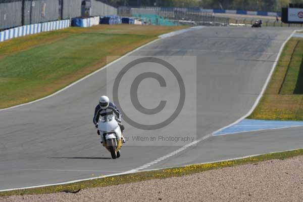 Motorcycle action photographs;donington;donington park leicestershire;donington photographs;event digital images;eventdigitalimages;no limits trackday;peter wileman photography;trackday;trackday digital images;trackday photos