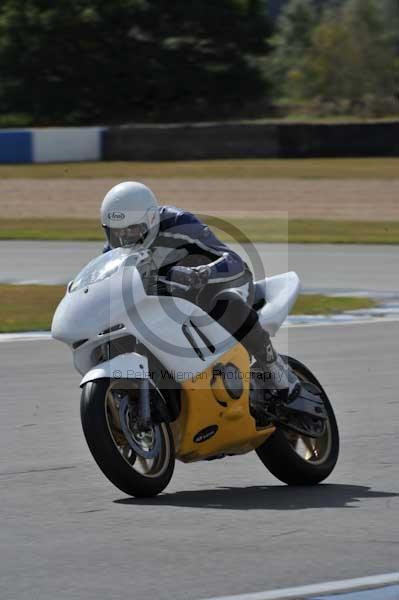Motorcycle action photographs;donington;donington park leicestershire;donington photographs;event digital images;eventdigitalimages;no limits trackday;peter wileman photography;trackday;trackday digital images;trackday photos