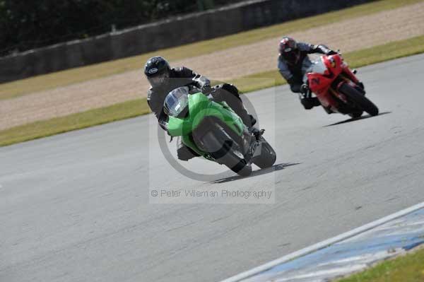 Motorcycle action photographs;donington;donington park leicestershire;donington photographs;event digital images;eventdigitalimages;no limits trackday;peter wileman photography;trackday;trackday digital images;trackday photos