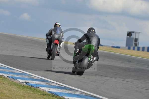 Motorcycle action photographs;donington;donington park leicestershire;donington photographs;event digital images;eventdigitalimages;no limits trackday;peter wileman photography;trackday;trackday digital images;trackday photos