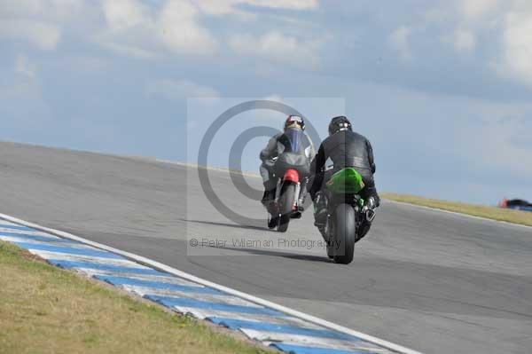 Motorcycle action photographs;donington;donington park leicestershire;donington photographs;event digital images;eventdigitalimages;no limits trackday;peter wileman photography;trackday;trackday digital images;trackday photos