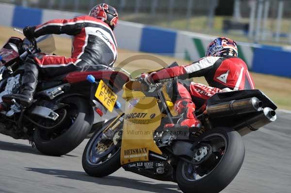 Motorcycle action photographs;donington;donington park leicestershire;donington photographs;event digital images;eventdigitalimages;no limits trackday;peter wileman photography;trackday;trackday digital images;trackday photos