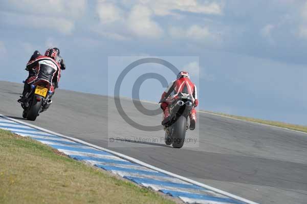 Motorcycle action photographs;donington;donington park leicestershire;donington photographs;event digital images;eventdigitalimages;no limits trackday;peter wileman photography;trackday;trackday digital images;trackday photos