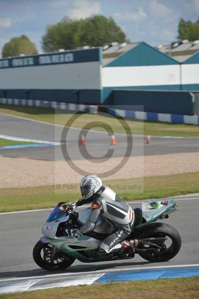 Motorcycle action photographs;donington;donington park leicestershire;donington photographs;event digital images;eventdigitalimages;no limits trackday;peter wileman photography;trackday;trackday digital images;trackday photos