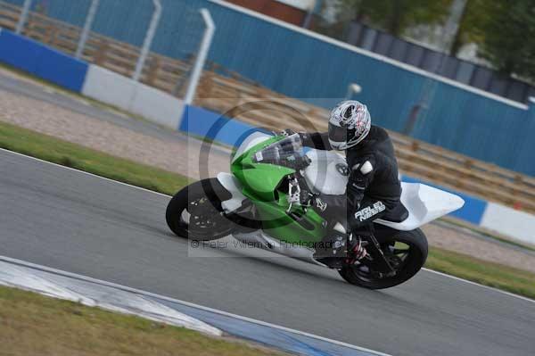 Motorcycle action photographs;donington;donington park leicestershire;donington photographs;event digital images;eventdigitalimages;no limits trackday;peter wileman photography;trackday;trackday digital images;trackday photos