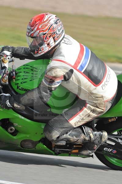 Motorcycle action photographs;donington;donington park leicestershire;donington photographs;event digital images;eventdigitalimages;no limits trackday;peter wileman photography;trackday;trackday digital images;trackday photos